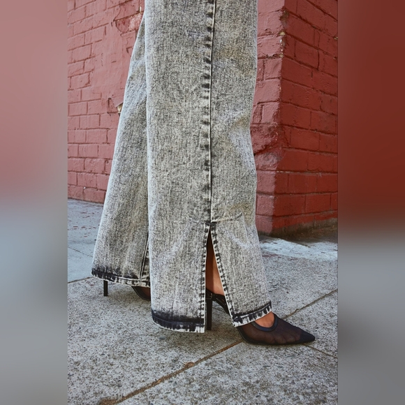 Grey Acid Wash Jeans - Picture 5 of 7